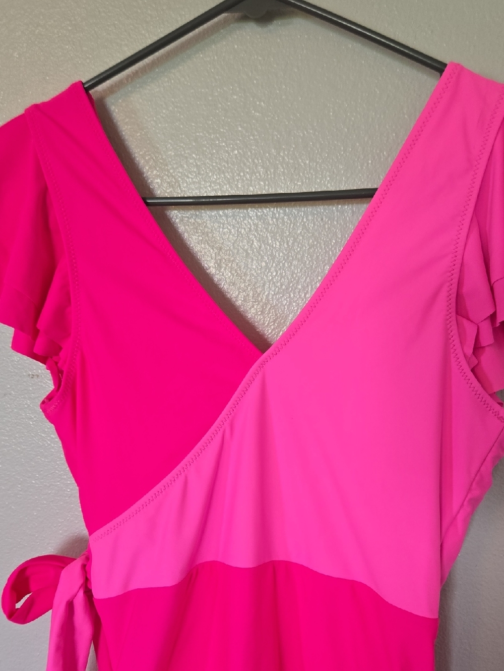 Blooming Jelly | NWT Bright Pink Tummy Control One Piece Swimsuit Size Medium - Picture 6 of 10